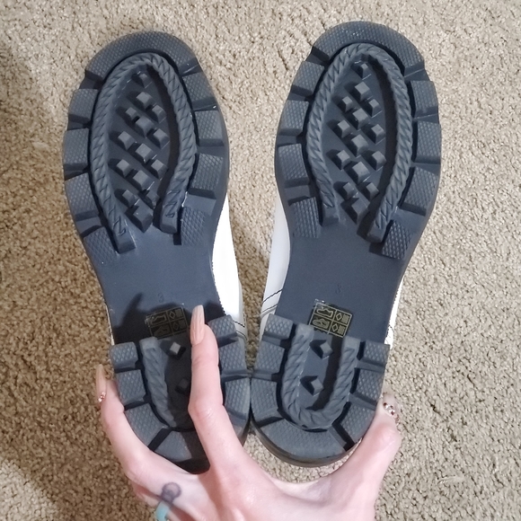 Black & White Ankle Boots - Picture 6 of 6